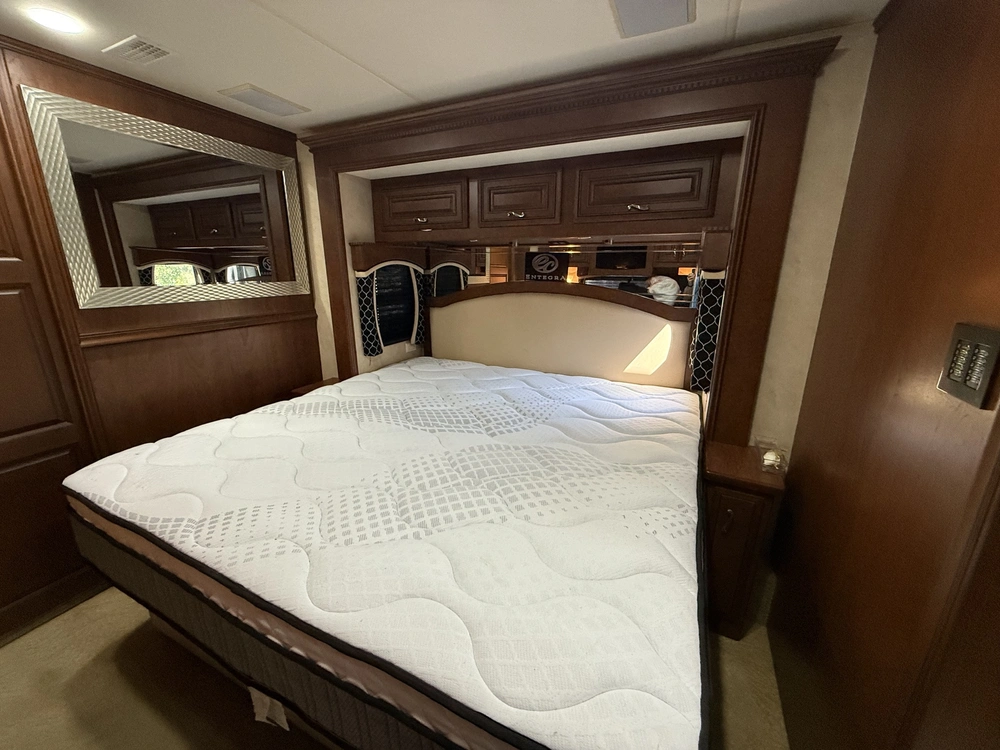 Entegra Coach Aspire 42rbq 2011 alt