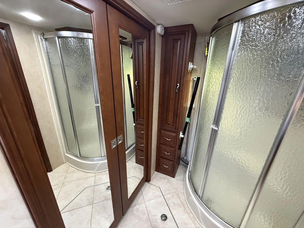 Entegra Coach Aspire 42rbq 2011 alt