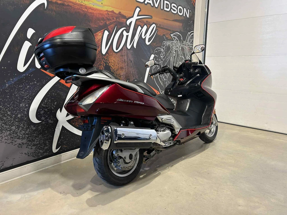 Honda Sylver Wing 600 2009 alt