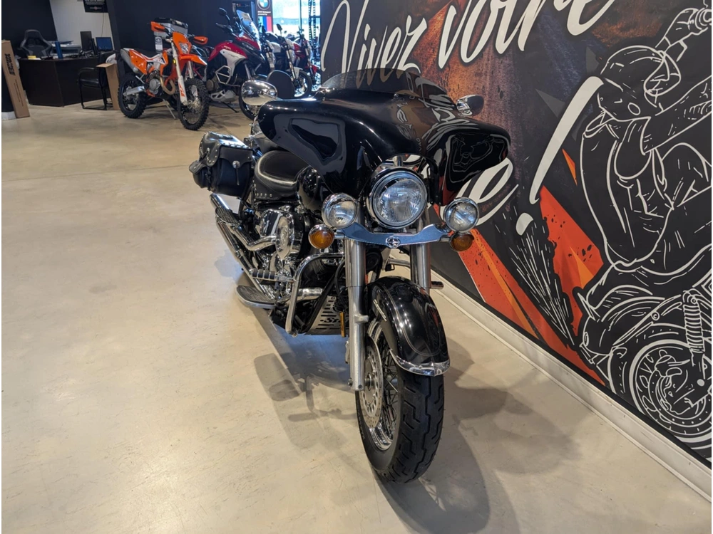 Yamaha V-star 1100 2003 alt