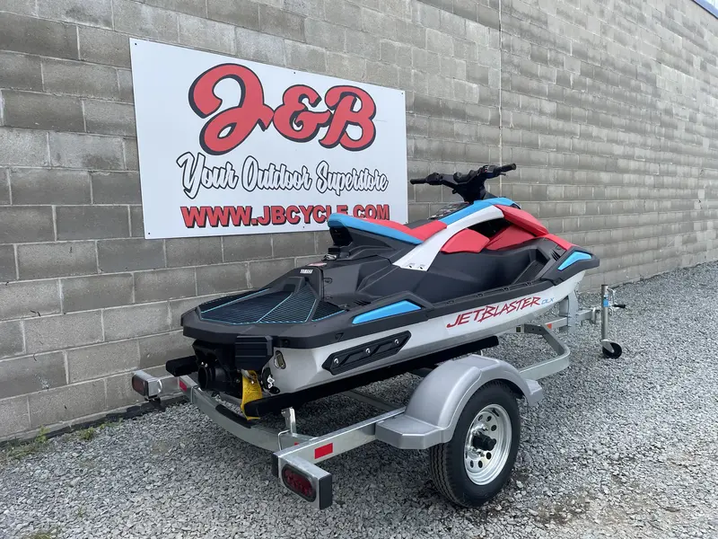 2025 Yamaha Jetblaster DLX 2-Up