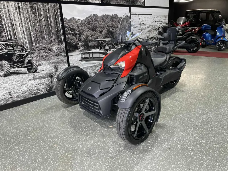 2023 Can-Am RYKER 900 SPORT **SIEGE PASSAGER INCLUS!!**