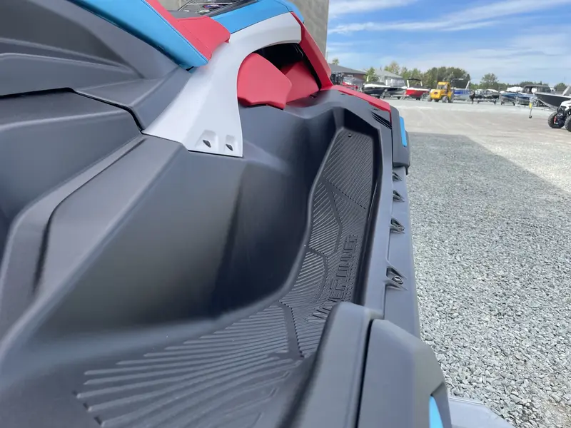 2025 Yamaha Jetblaster DLX 2-Up