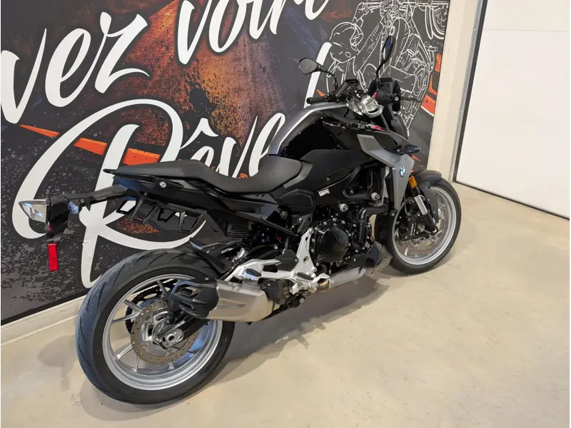 2022 BMW F900R thumbnail 3