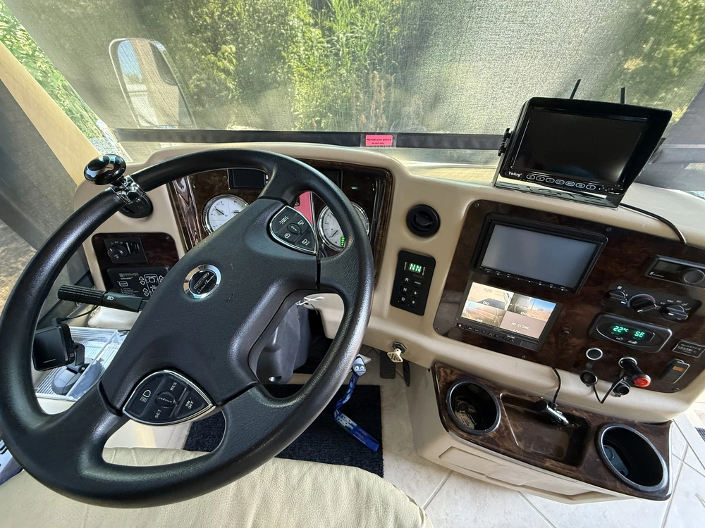 Entegra Coach Aspire 42rbq 2011 alt