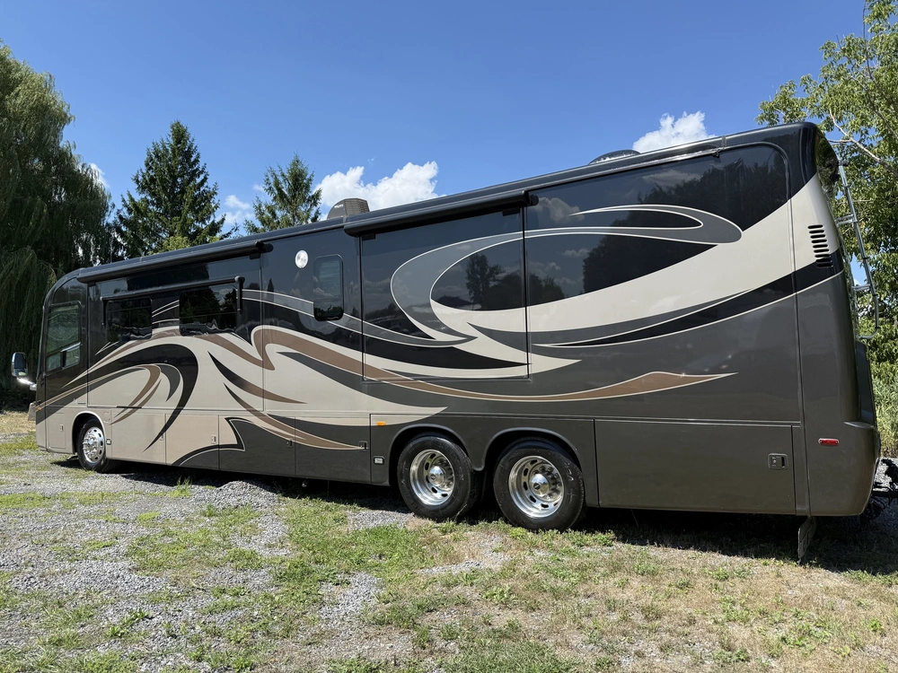 Entegra Coach Aspire 42rbq 2011 alt