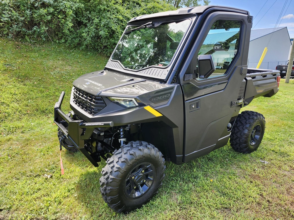 Polaris Ranger 1000 Premium Cabine Comparable À Can-am Defender, Honda Pioneer Et Yamaha Viking 2025 alt