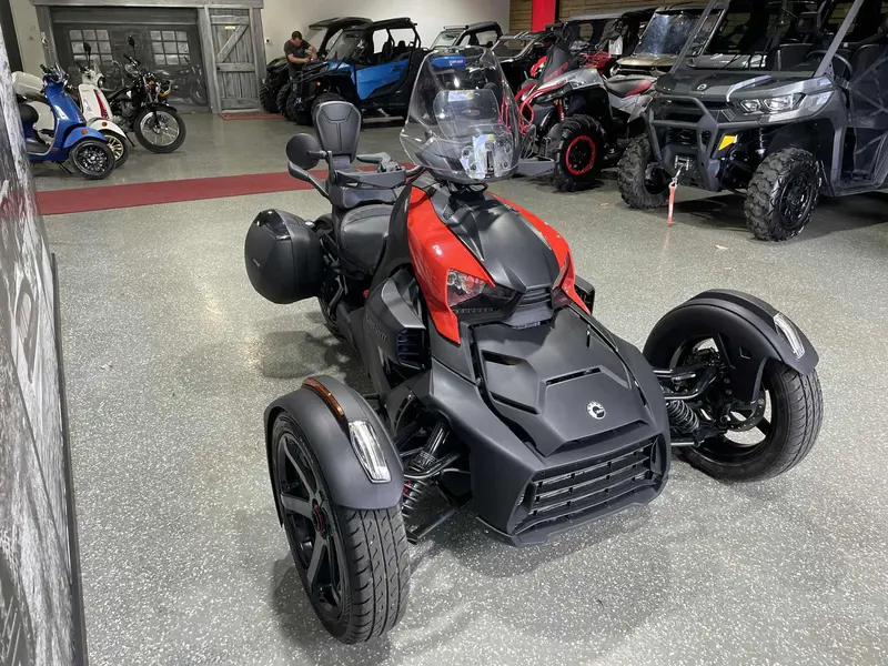 2023 Can-Am RYKER 900 SPORT **SIEGE PASSAGER INCLUS!!**