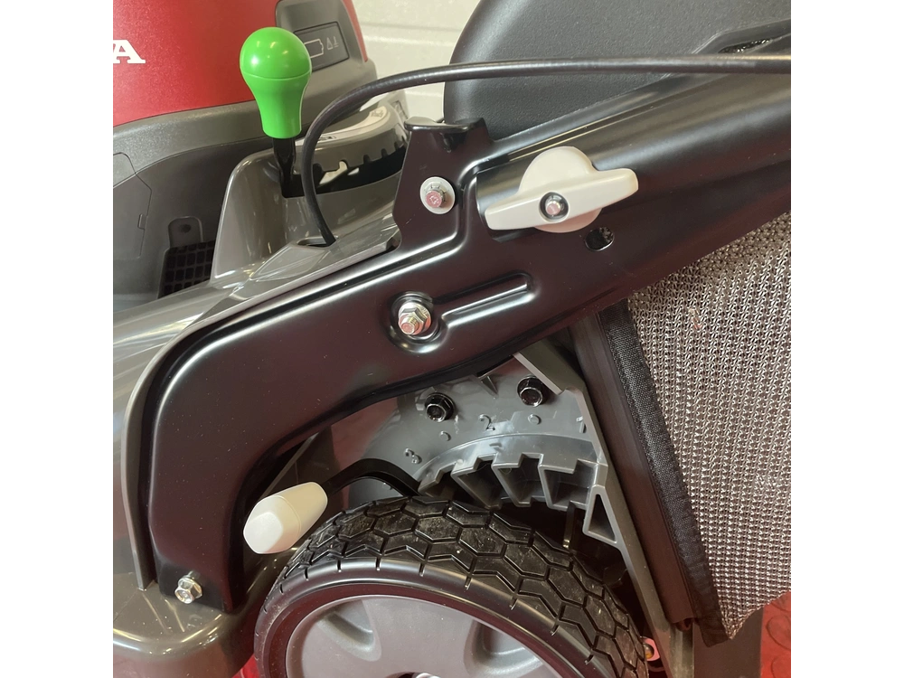 2025 Honda Lawnmower alt