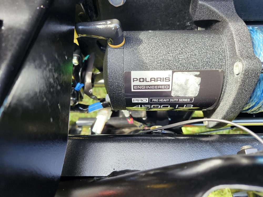 Polaris Ranger 1000 Premium Cabine Comparable À Can-am Defender, Honda Pioneer Et Yamaha Viking 2025 alt