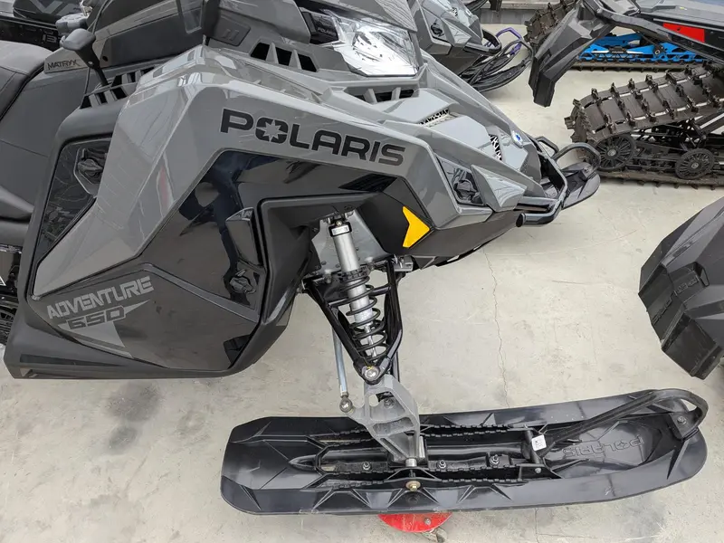 2025 Polaris 650 TITAN Adventure 155 1.5"