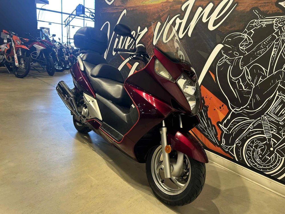 Honda Sylver Wing 600 2009 alt