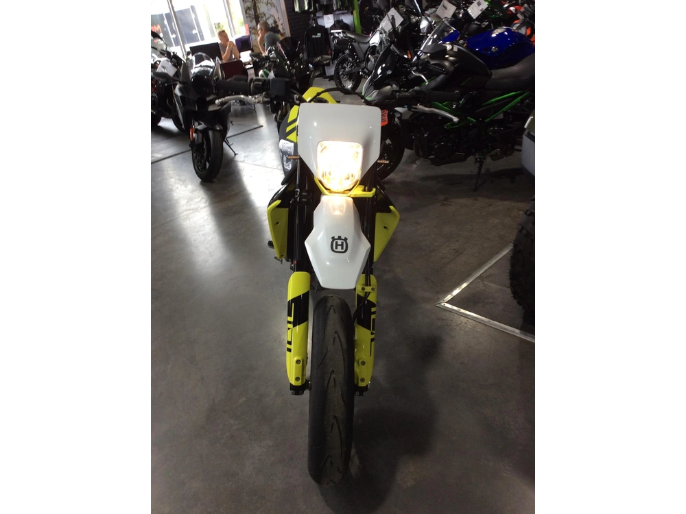 2023 Husqvarna 701 Superm alt