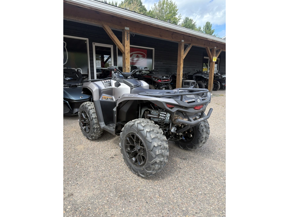 2025 Can-am Out Xt 700 alt