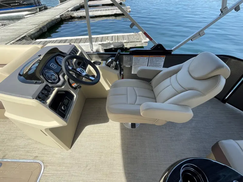 Godfrey Marine Sweetwater Cruise SW 2186 C GTP 27 in. Center Tube 2023