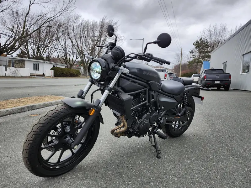 2024 Kawasaki ELIMINATOR 500 NOIR Rabais inclus dans le prix final