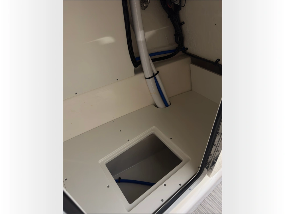 2026 Sea Ray Sdx 250 Outboard alt