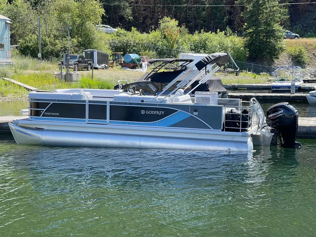 2024 Godfrey Marine MC235DFL