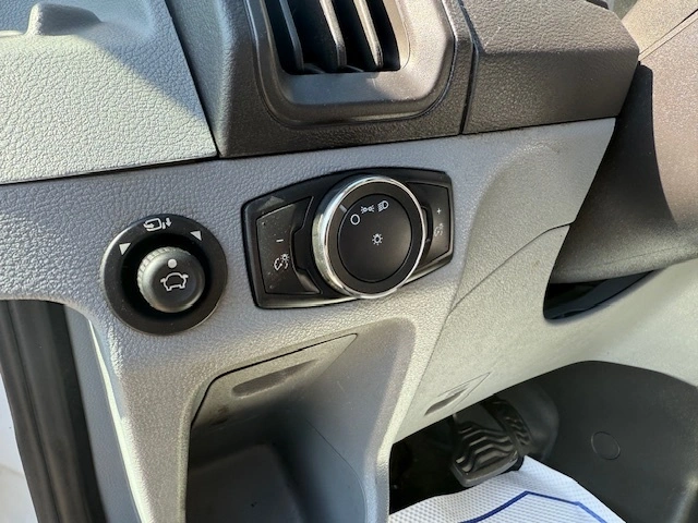 2018 Ford Transit T-150 Cargo Van alt