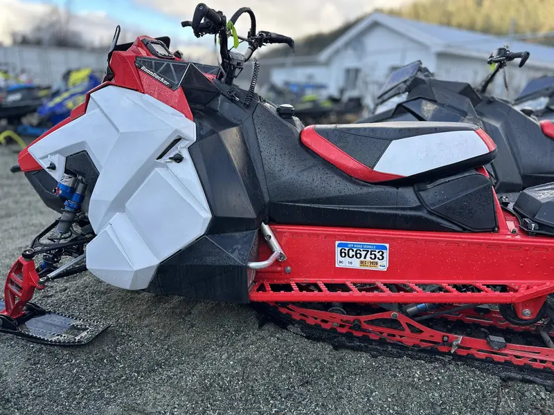 2020 Polaris 850 RMK KHAOS 155 SC-SELECT 850 155 - White Lightning / INDY® Red