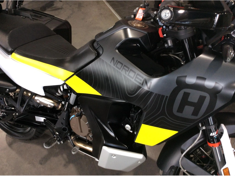 2023 Husqvarna Norden 901 alt