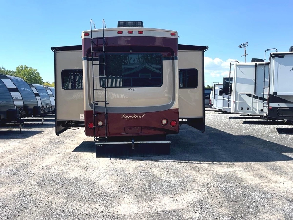Forest River Cardinal 3640r 2010 alt