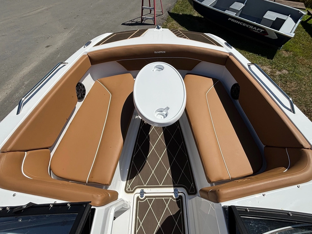 2022 Glastron Gt 205 Mercruiser 4.5l alt