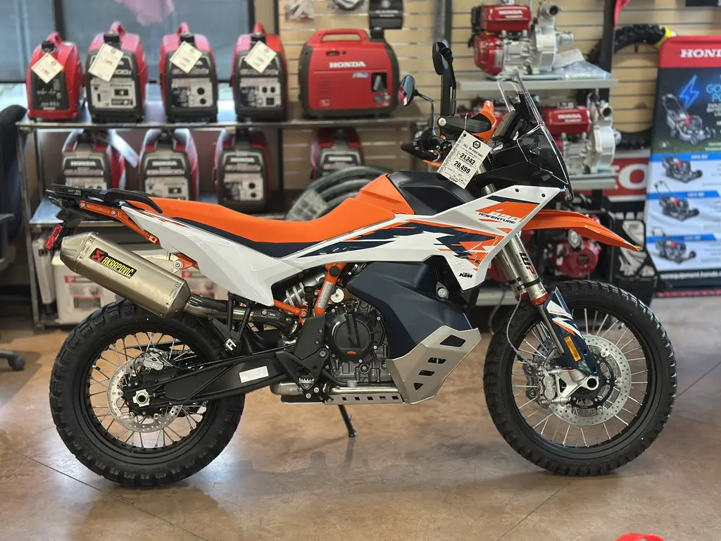 2025 KTM Adventure 890 R - Orange / White / Blue