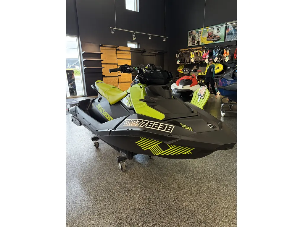 2023 Sea-Doo/BRP SPARK 3UP 900 ACE (90) – TRIXX W/SOUND SAVE $1100 RABAIS