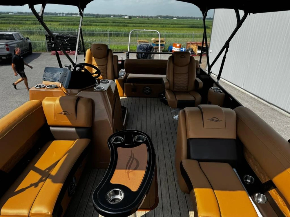 Suncatcher G3 Fusion 324sl 2025 + Remorque + Moteur Yamaha 200 Hp Vmax Sho 2025 alt