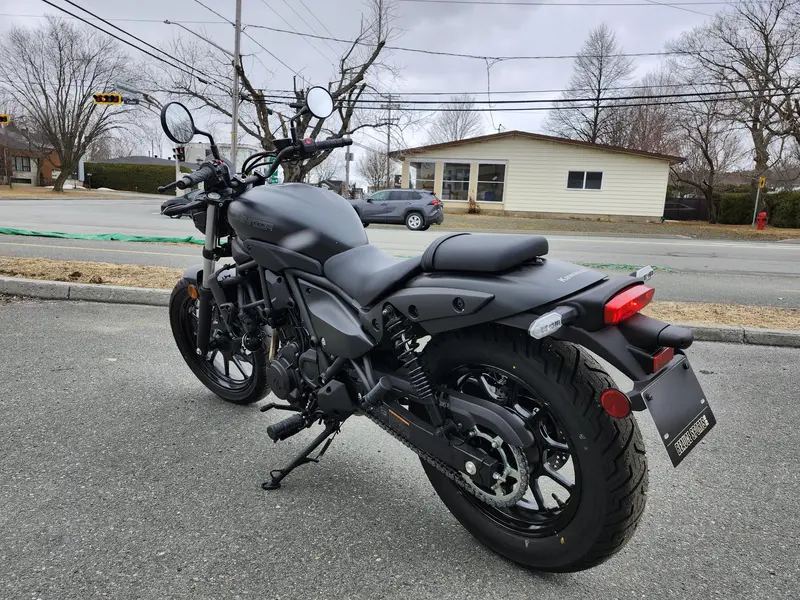 2024 Kawasaki ELIMINATOR 500 NOIR Rabais inclus dans le prix final