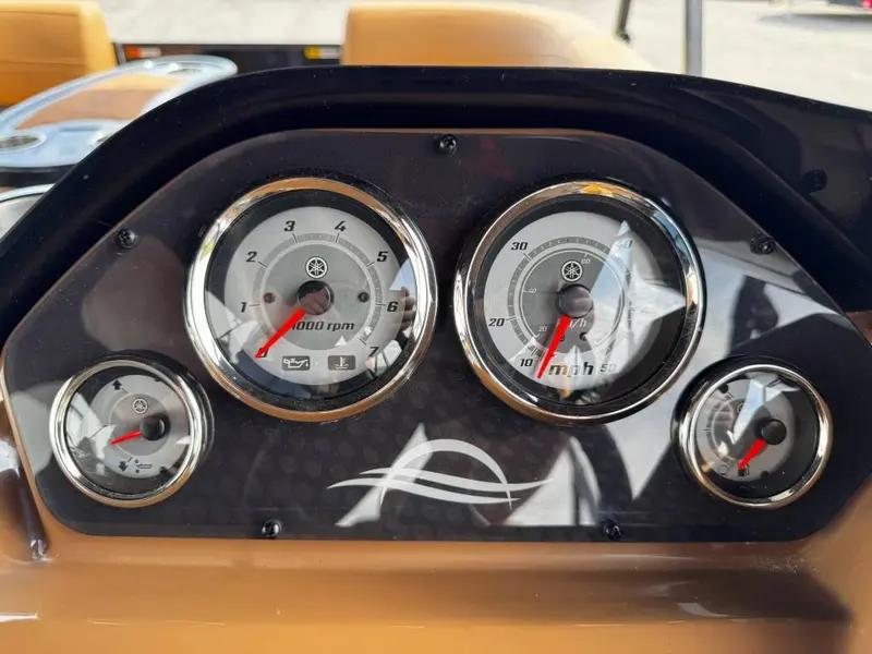 2025 SunCatcher G3 FUSION 324SL 2025 + REMORQUE + MOTEUR YAMAHA 250 HP VMAX SHO thumbnail 20
