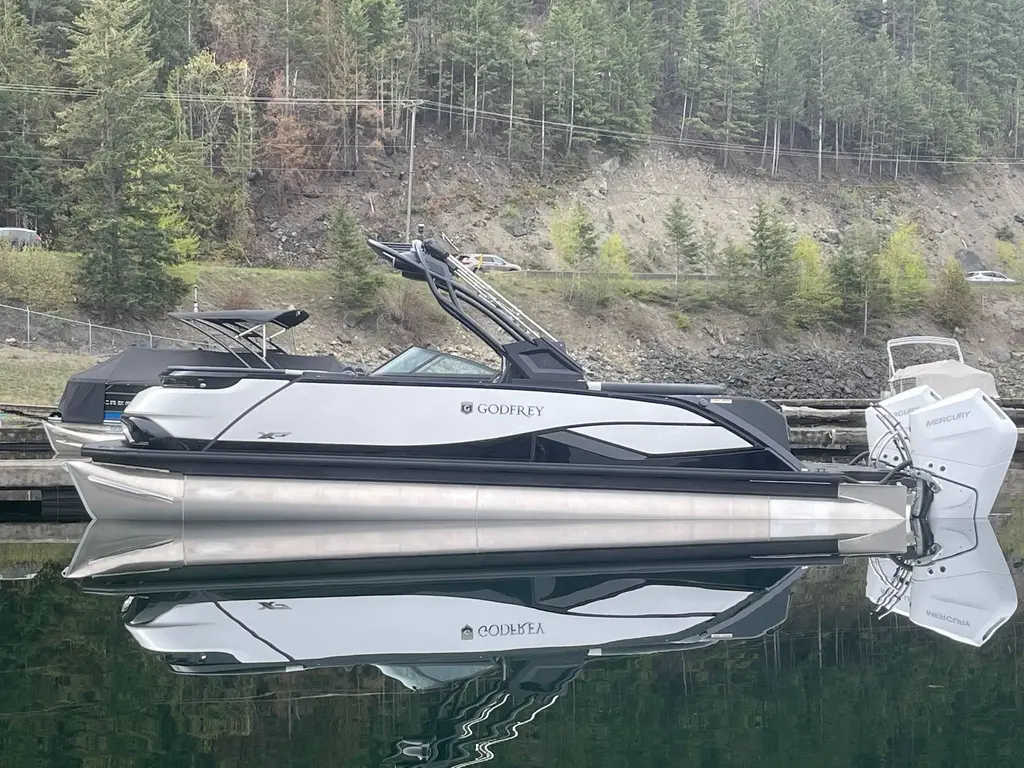 2024 Godfrey Marine XP 2700 W Twin