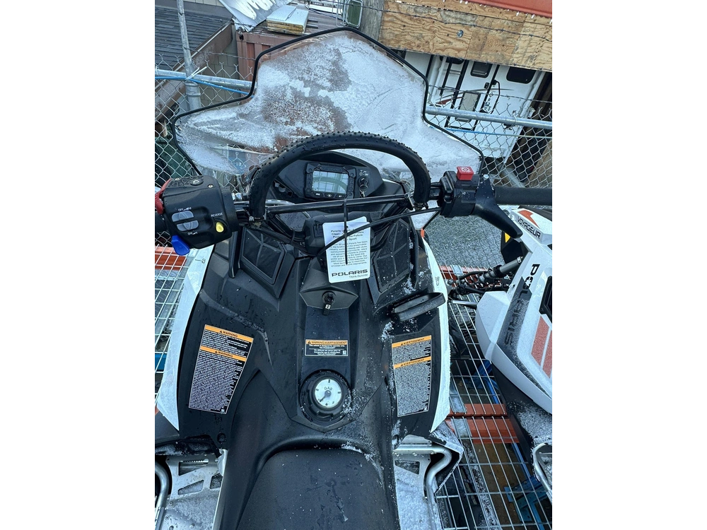 2024 Polaris 550 Voyageur 155 - White Lightning alt