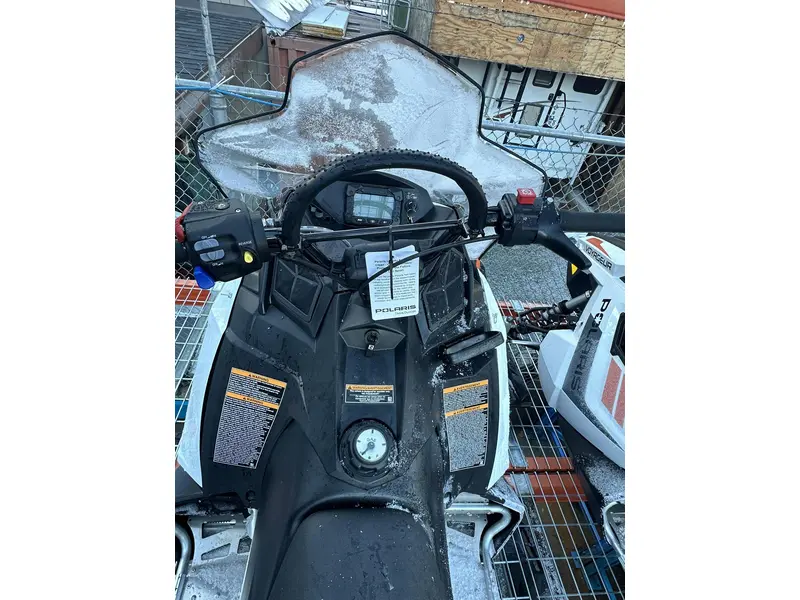 2024 Polaris 550 VOYAGEUR 155 - White Lightning