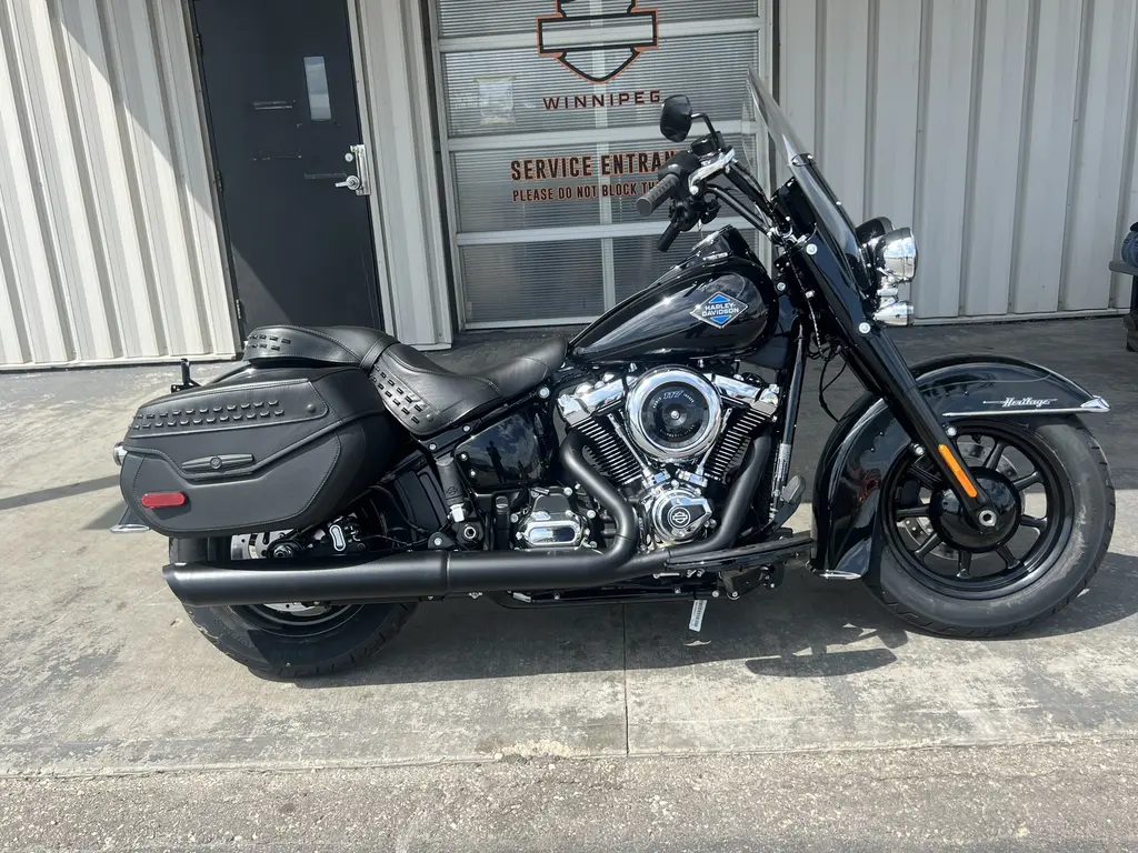 2025 Harley-Davidson FLHC – Heritage Classic