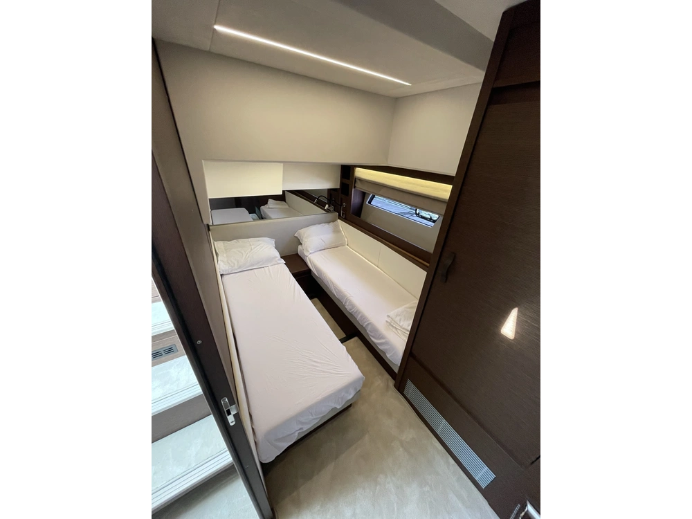 Prestige Yachts 520 Fly - Diesel 2022 alt