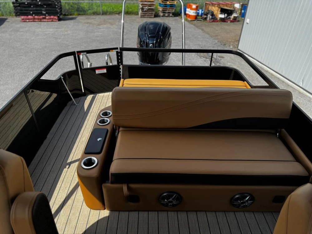 Suncatcher G3 Fusion 324sl 2025 + Remorque + Moteur Yamaha 200 Hp Vmax Sho 2025 alt