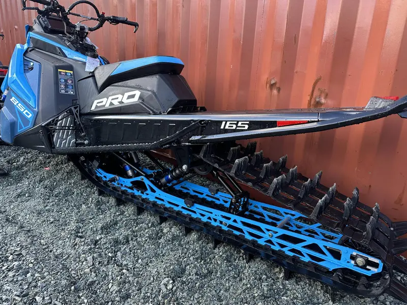 2024 Polaris 850 PRO RMK SLASH 15x165x2.75 Series 8 Track