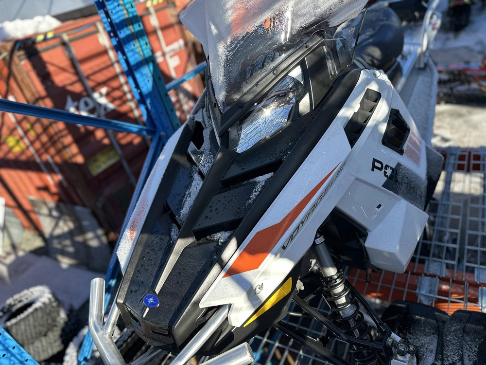 2024 Polaris 550 Voyageur 155 - White Lightning alt