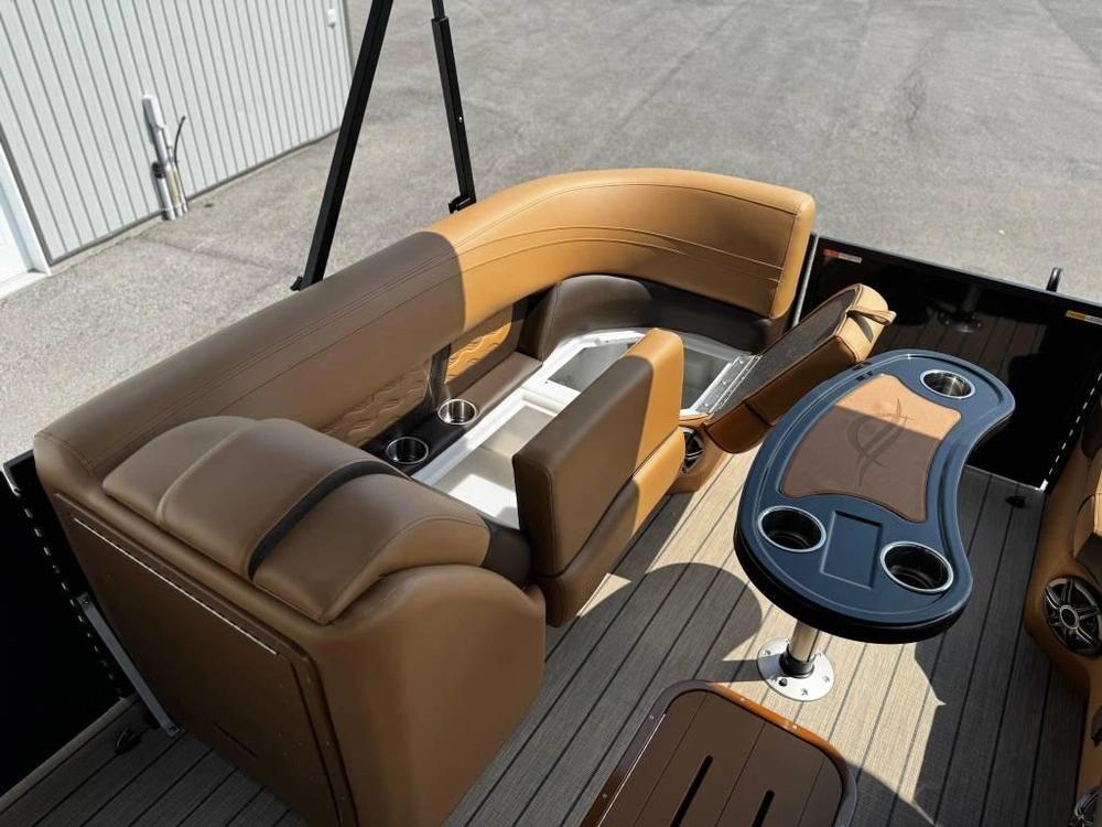 Suncatcher G3 Fusion 324sl 2025 + Remorque + Moteur Yamaha 200 Hp Vmax Sho 2025 alt