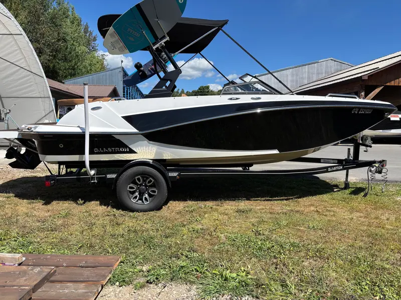 Glastron GT 205 MERCRUISER 4.5L 2022
