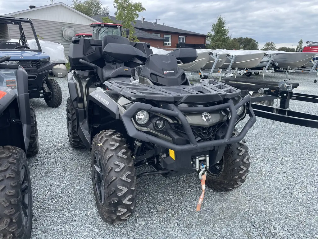2022 Can-Am OUTLANDER 850 MAX XT W/ TRACKS