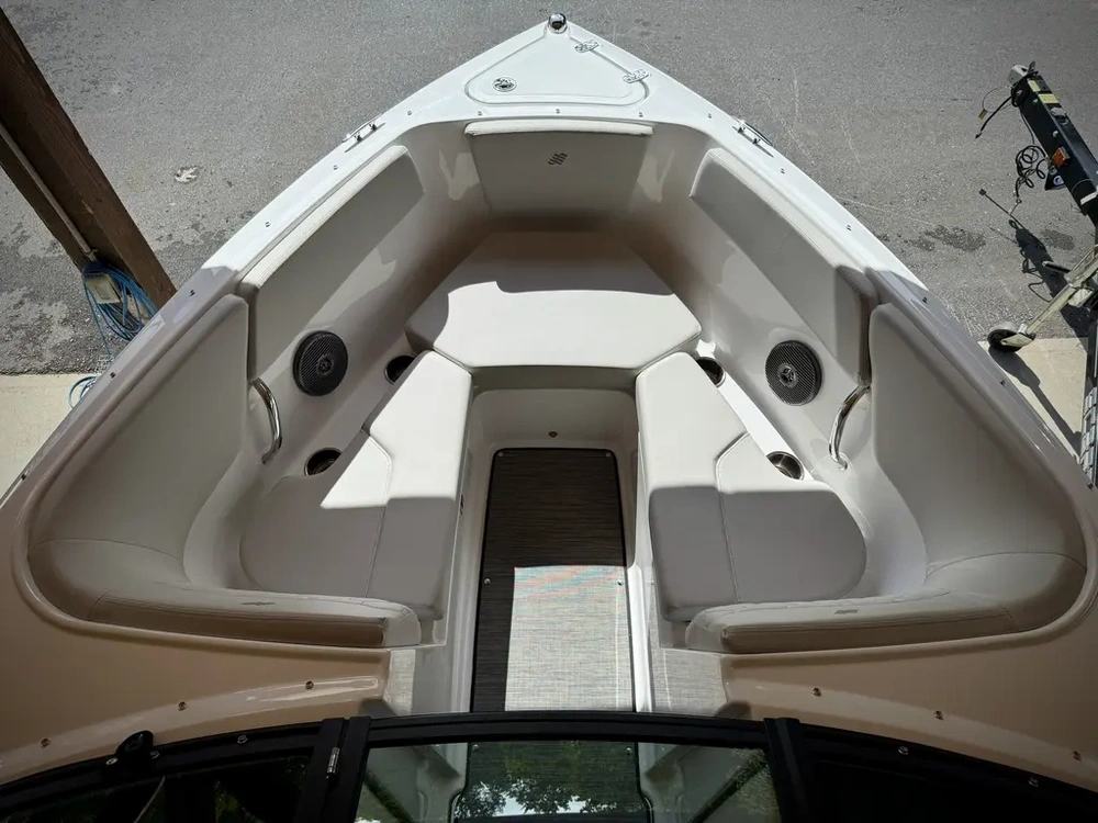 2026 Four Winns H2 Freedom Mercruiser 4.5l alt