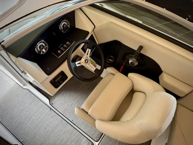 Four Winns H2 FREEDOM MERCRUISER 4.5L 2026