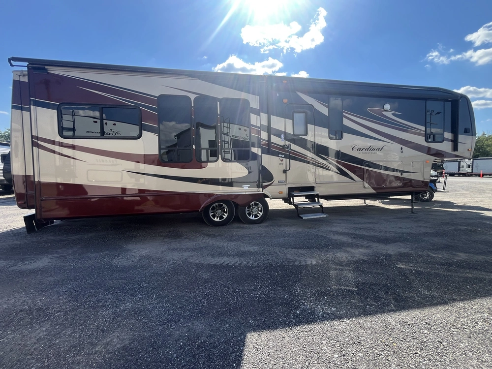 Forest River Cardinal 3640r 2010 alt