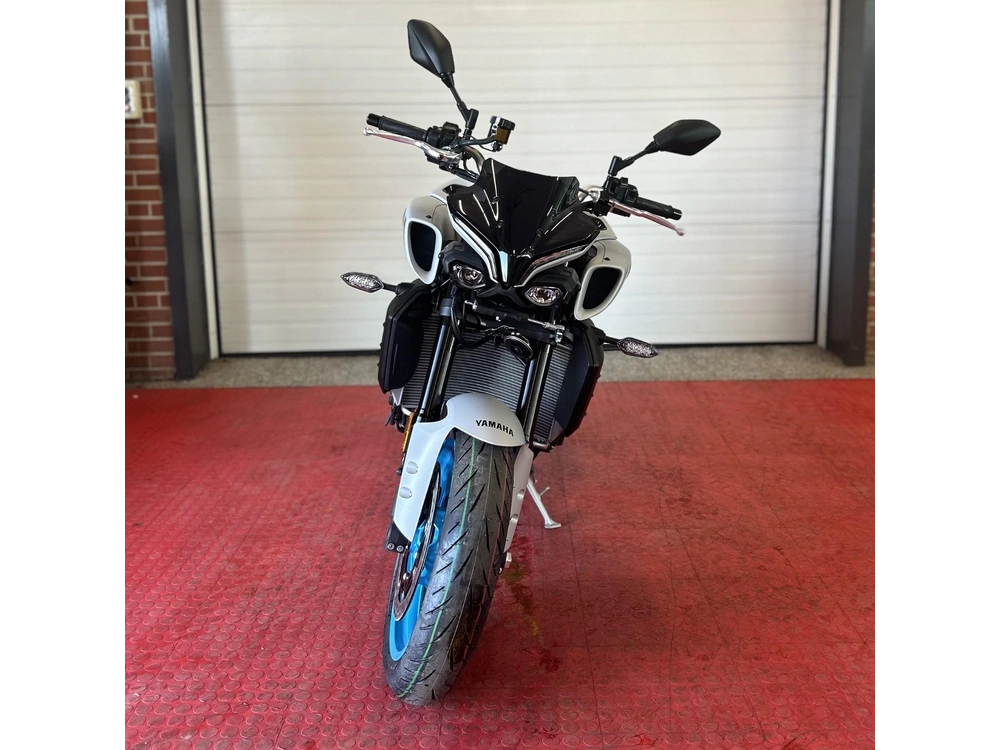 2025 Yamaha Mt 10 alt