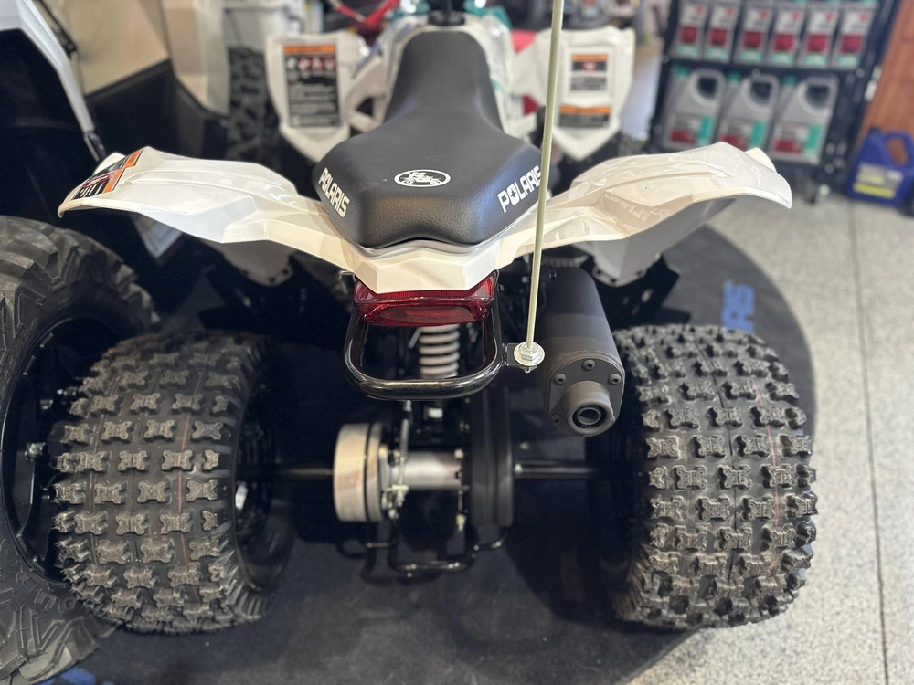 2025 Polaris Outlaw 110 Efi - Bright White / Radiant Green alt