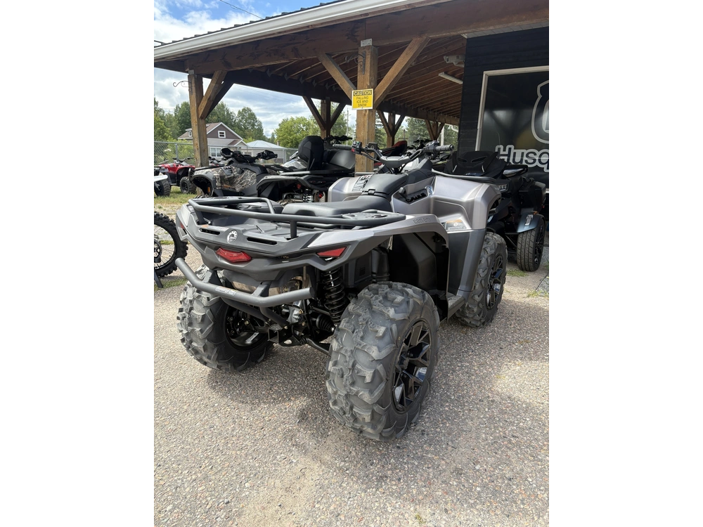 2025 Can-am Out Xt 700 alt