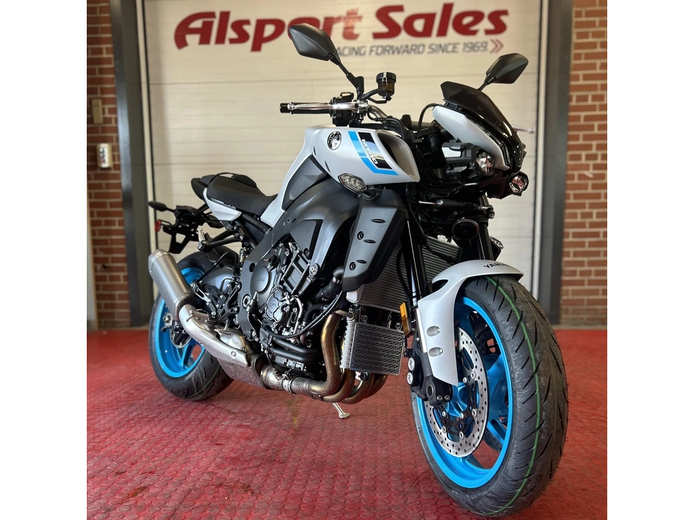 2025 Yamaha Mt 10 alt